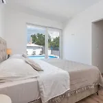 Luxurious In Gornje Rastane Tatil Evi *