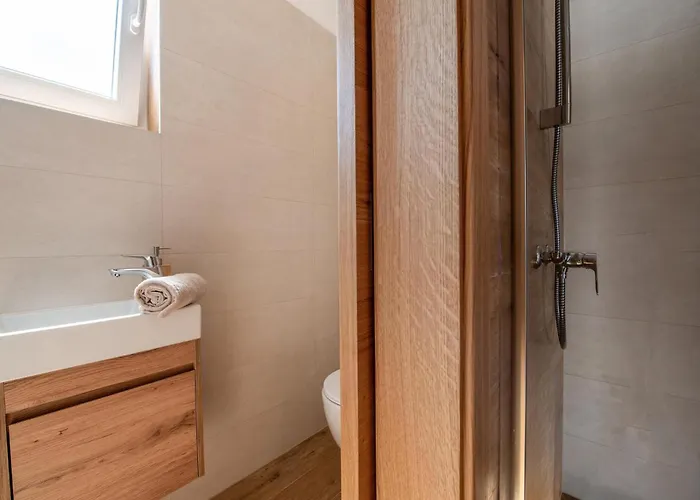 3 Bedroom Lovely In Gornje Rastane Brkic