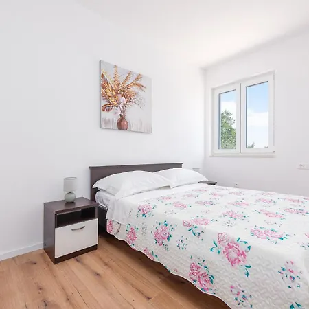 3 Bedroom Lovely In Gornje Rastane Brkic