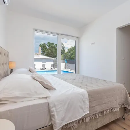 3 Bedroom Lovely In Gornje Rastane Σπίτι διακοπών *