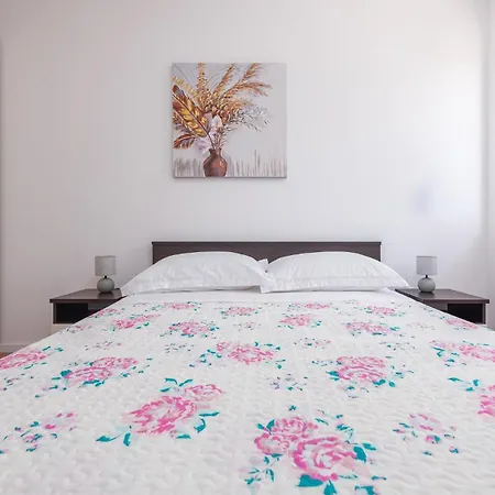 Casa de Férias Luxurious In Gornje Rastane Donje Rastane