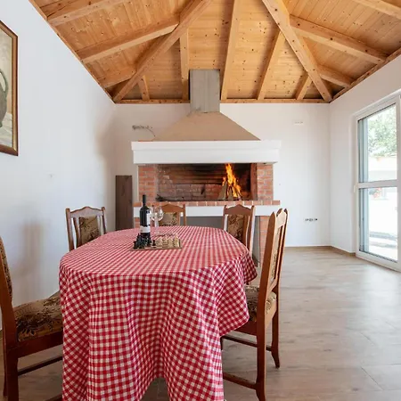 Amazing In Gornje Rastane With Kitchen