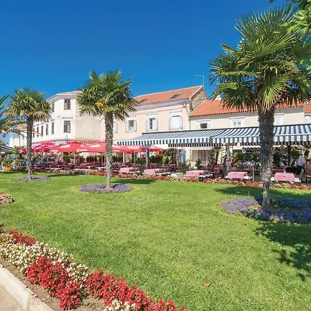 3 Bedroom Lovely In Gornje Rastane