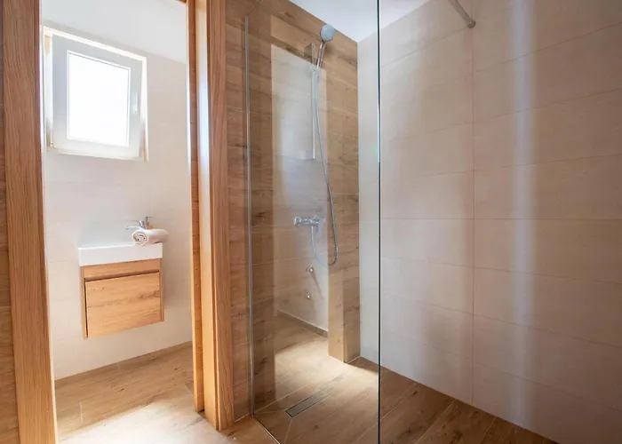 Дом отдыха 3 Bedroom Lovely In Gornje Rastane