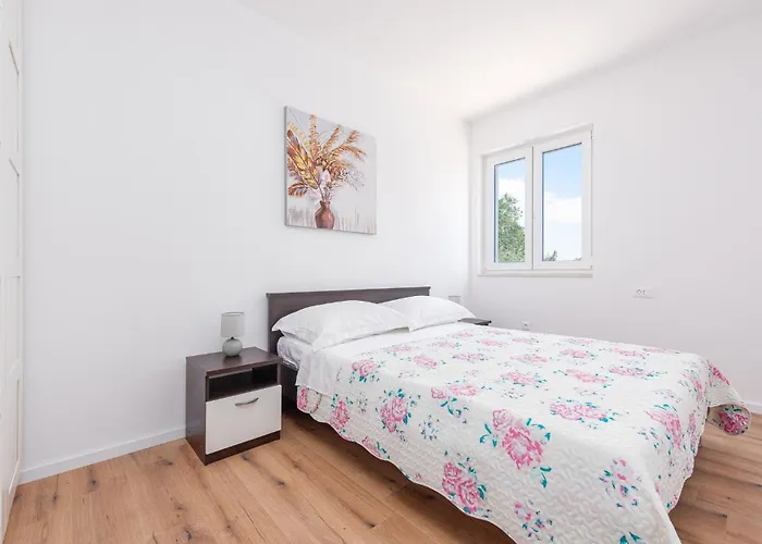 3 Bedroom Lovely In Gornje Rastane Brkic