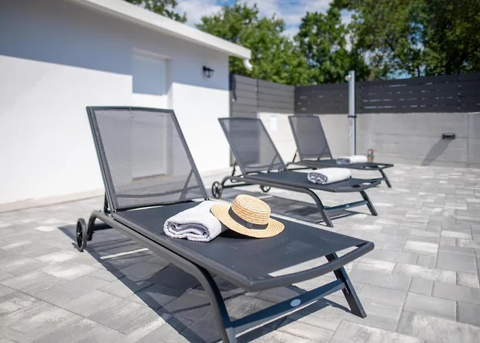 Дом отдыха 3 Bedroom Lovely In Gornje Rastane