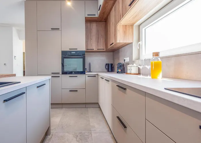 3 Bedroom Lovely In Gornje Rastane *