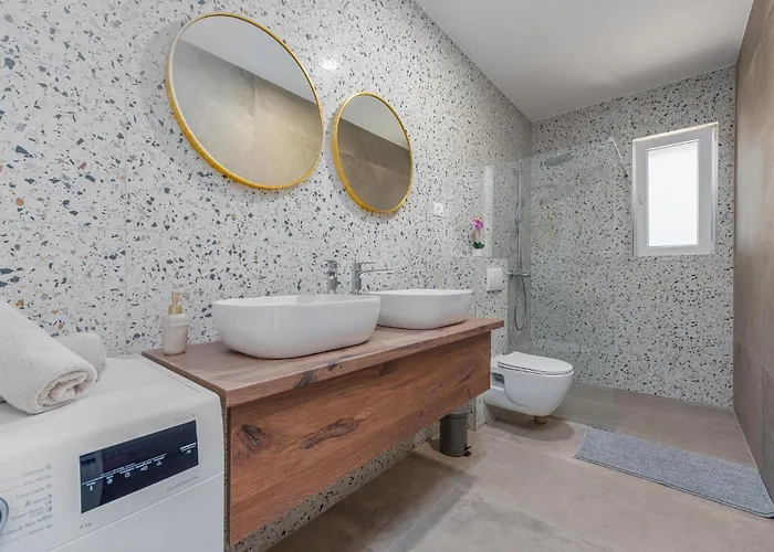 3 Bedroom Lovely In Gornje Rastane *