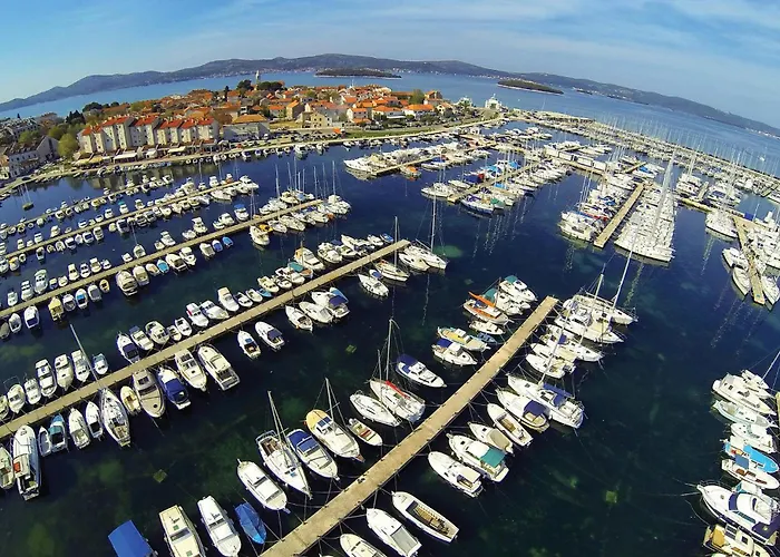 Дом отдыха 3 Bedroom Lovely In Gornje Rastane Brkic